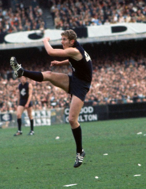 1970 2nd Semi - Robert Walls kicks for goal.