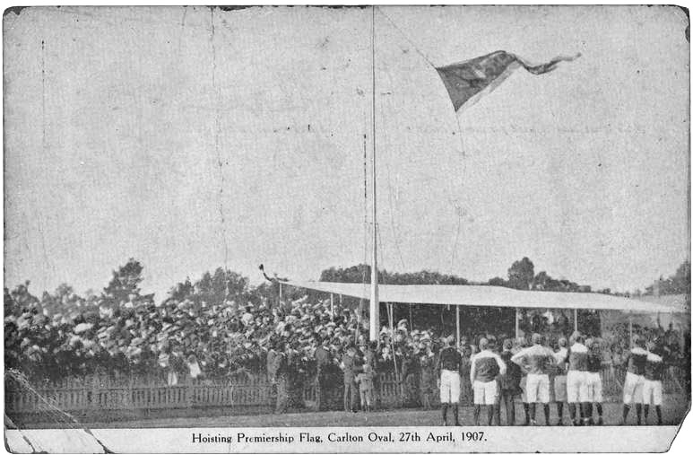 1907 Hoisting the 1906 VFL premiership flag Round 1 1907 v St.Kilda April 27